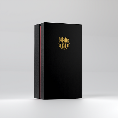 Futera FC Barcelona UNIQUE 2025/26 Display Box – schwarze Präsentationsbox mit goldenem Vereinswappen und rotem Seitenstreifen