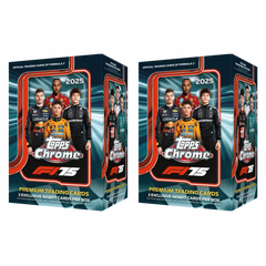 Zwei 2025 Topps Chrome Formula 1 Value Boxen nebeneinander