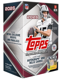 2026 Topps Flagship Football Value Box – hochformatige Verpackung mit Footballspieler und Retail-Exclusive-Aufdruck