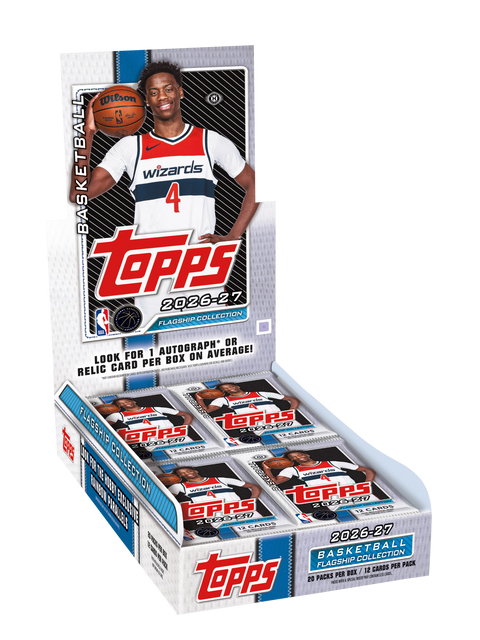 2026/27 Topps Flagship Basketball Hobby Box – geöffnetes Display mit hohem Deckel und Basketballspieler
