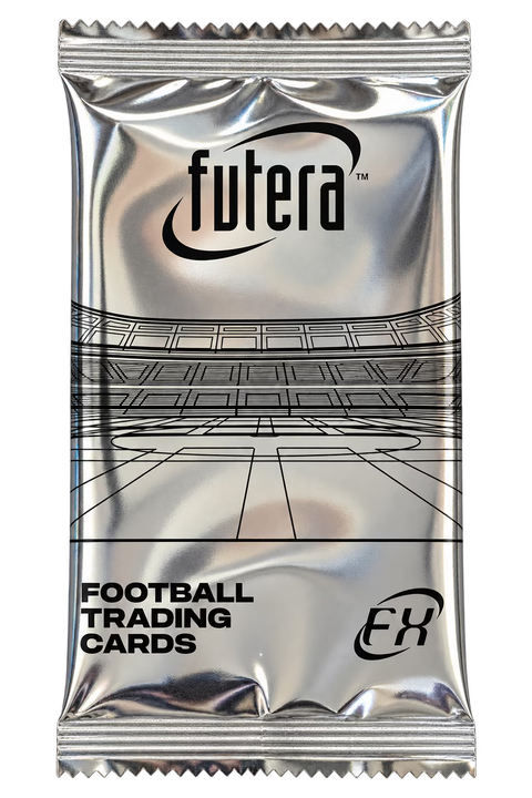 Futera FX Football Booster Pack – silberne Folienverpackung mit Stadionlinien